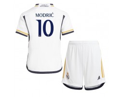 Maillot de foot Real Madrid Luka Modric #10 Domicile enfant 2023-24 Manches Courte (+ pantalon court)